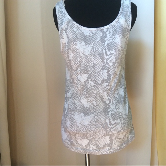 Old Navy Snakeskin Sequined Tank Top - Picture 3 of 9